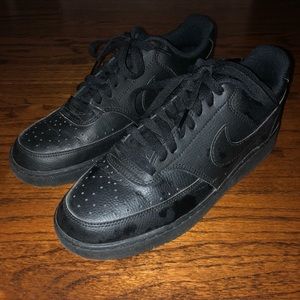 Size mens 9.5 black Nike Air Force ones, very lightly used, like new